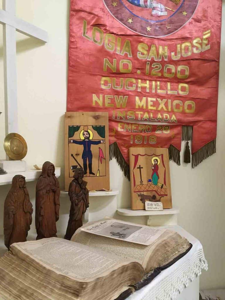cuchillo display at geronimo springs museum