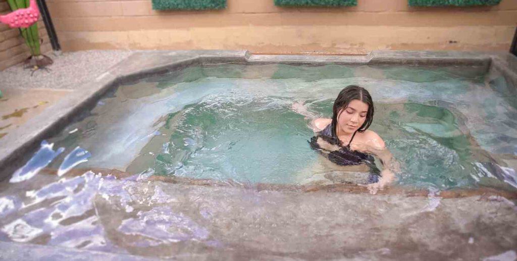 turquoise bath at blackstone hotsprings