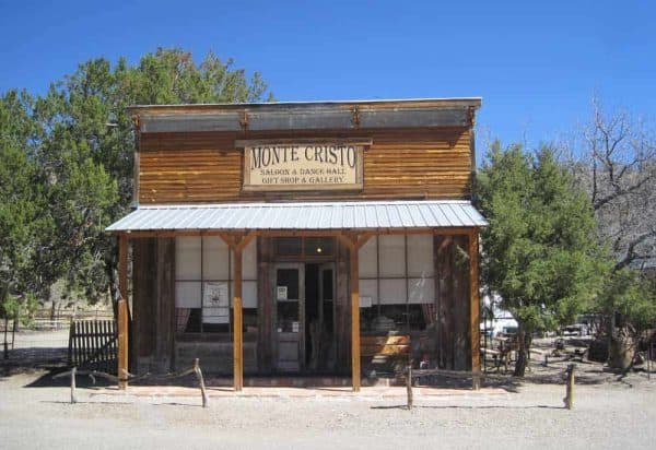 monte cristo gift shop and gallery storefront