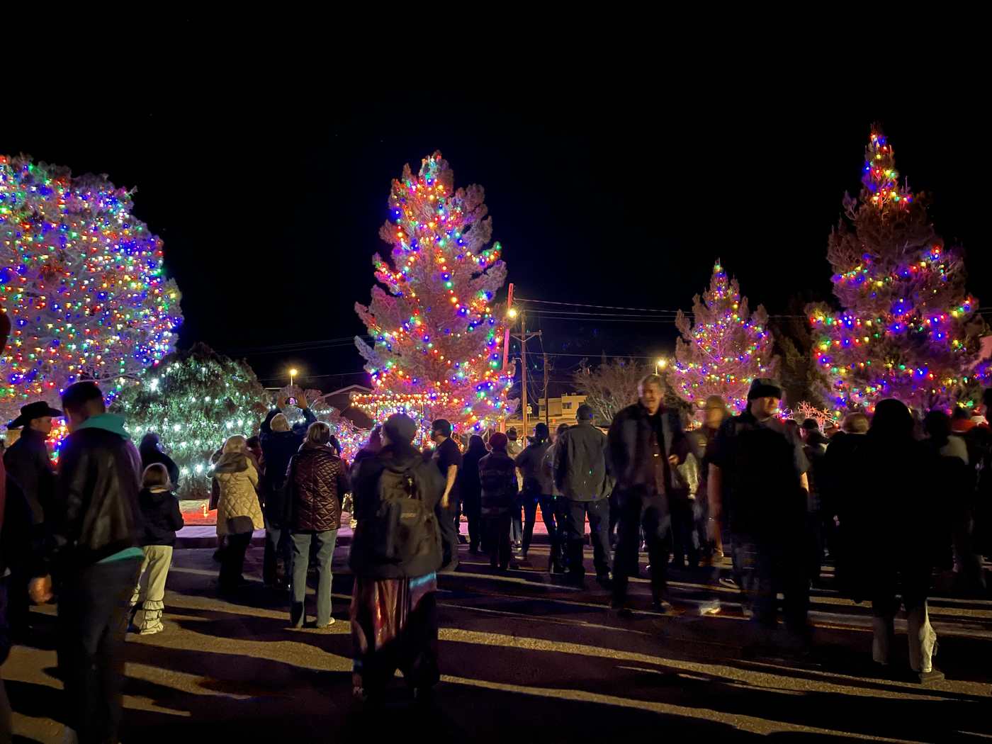 holiday tree lighting old fashioned christmas