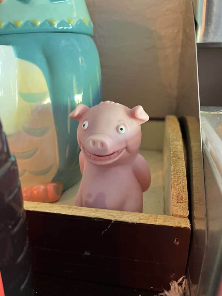ingos art cafe piggy