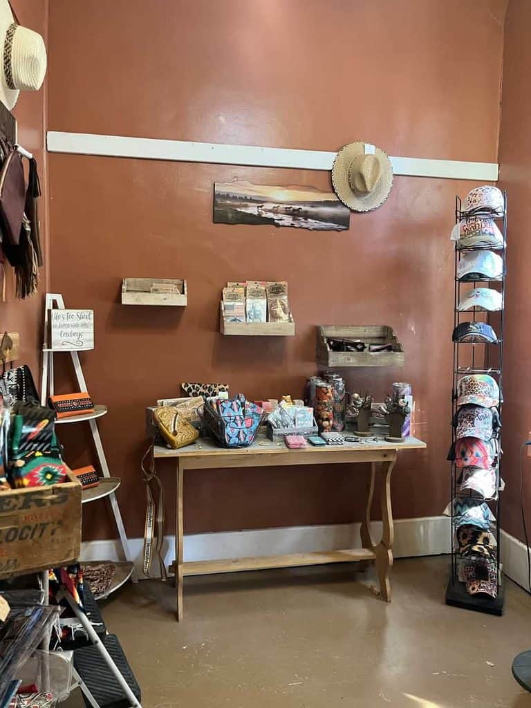accessories at tradin post