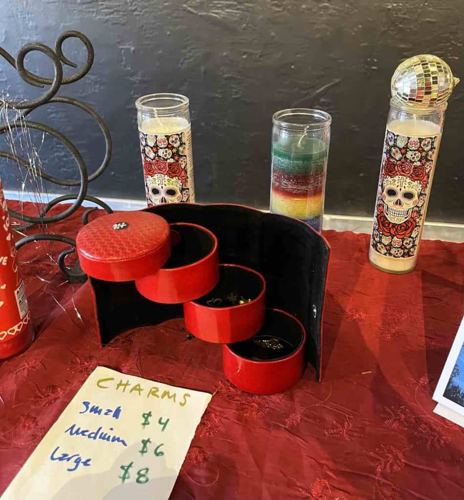 candles and charms at lunaticus galerie