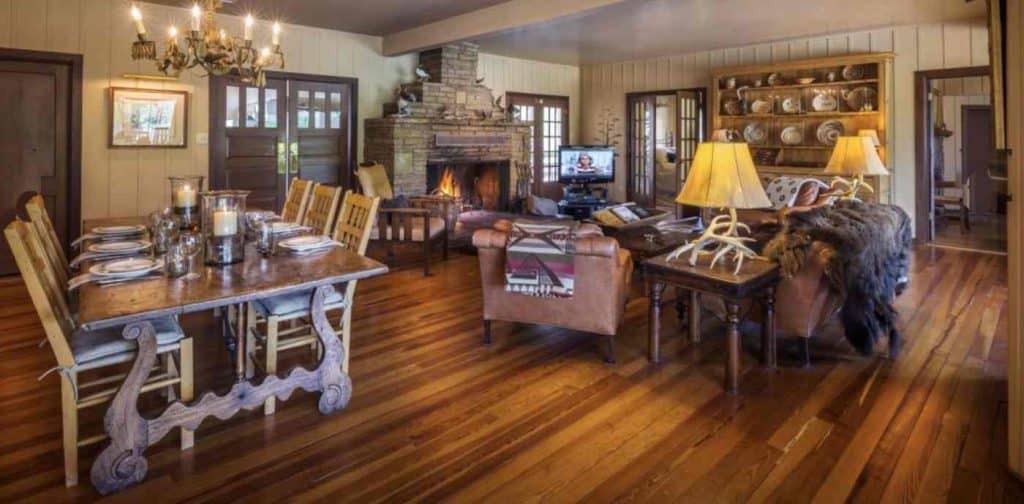 dining room country house at ladder ranch
