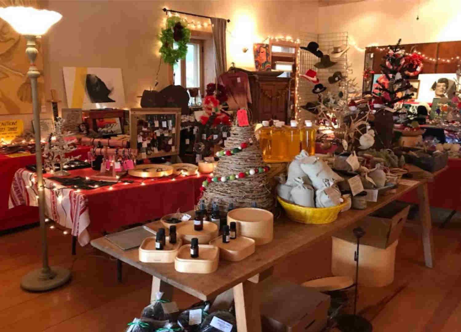 monticello holiday store